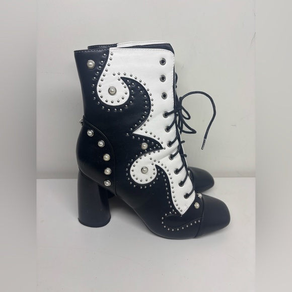 Azalea Wang Division Black White Lace Up Pearl Gem Heeled Square Toe Booties 11 - Picture 3 of 6